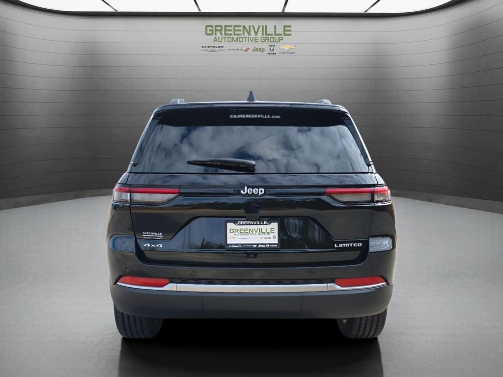 New 2026 Diamond Black Crystal Pearlcoat Jeep Limited image 6