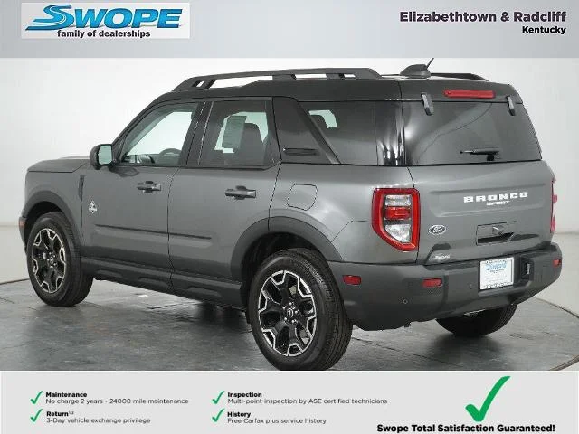 New 2025 Carbonized Gray Metallic Ford Outer Banks® image 39