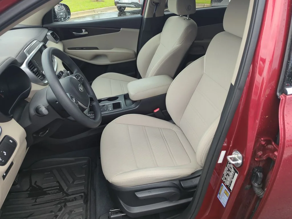 Used 2019 Red Kia LX image 12