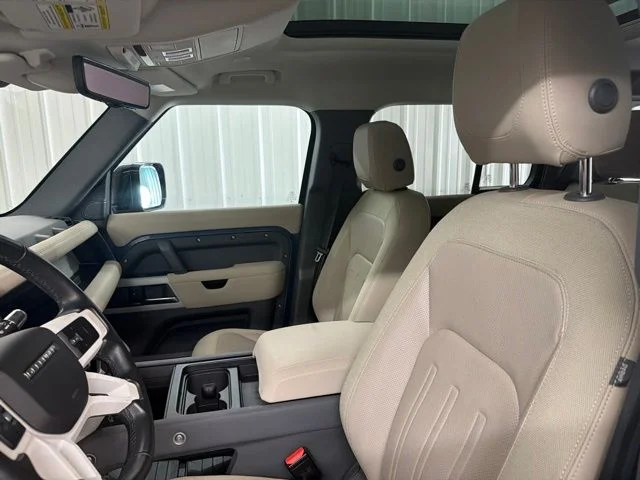Used 2020 Tasman Blue Metallic Land Rover SE image 11