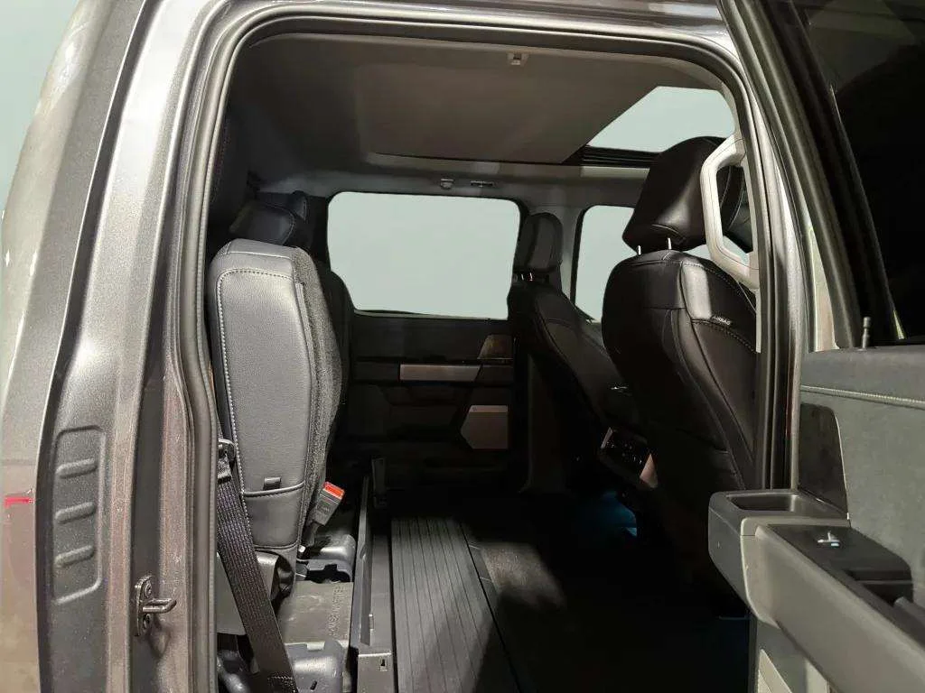 2025 Ford F-250 Super Duty Lariat - Photo 28