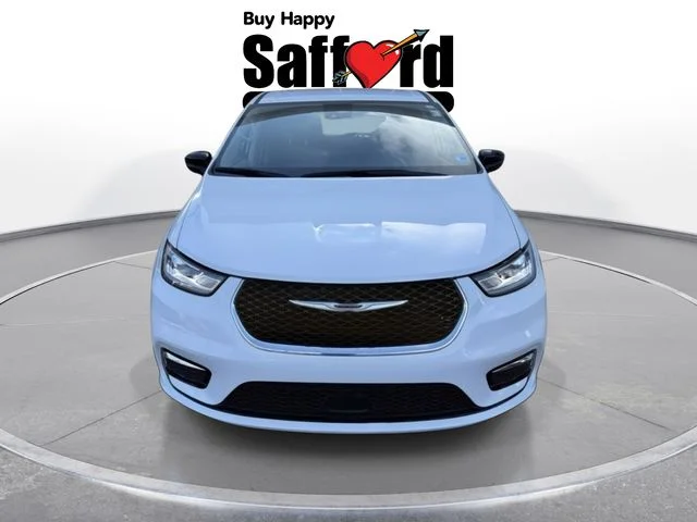 Used 2024 White Chrysler Touring L image 10