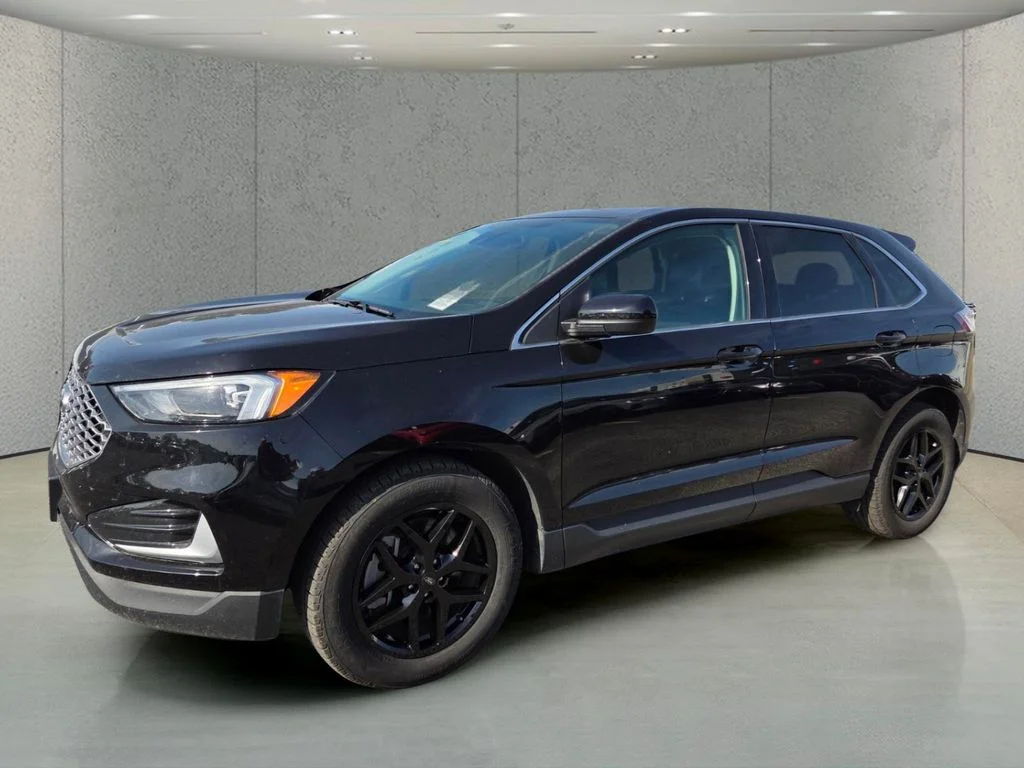 Used 2024 Black Ford SEL image 9