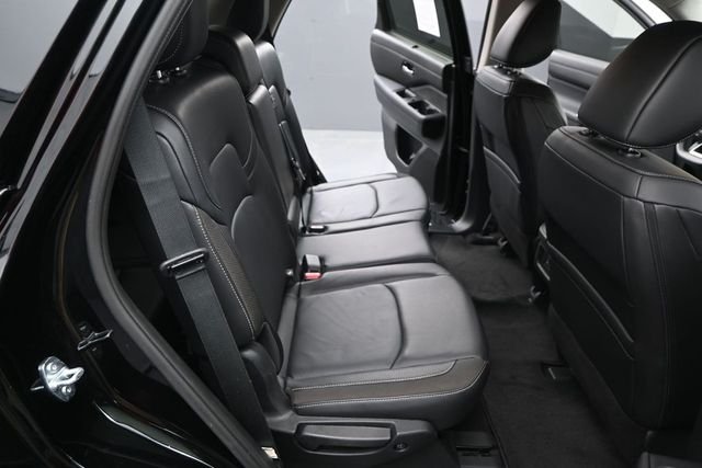 Used 2025 Super Black Nissan SL image 16