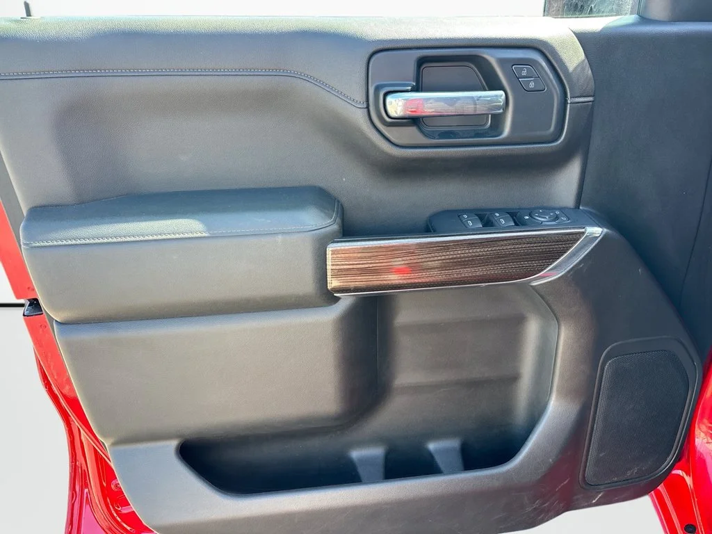 Used 2020 Red Chevrolet RST image 26