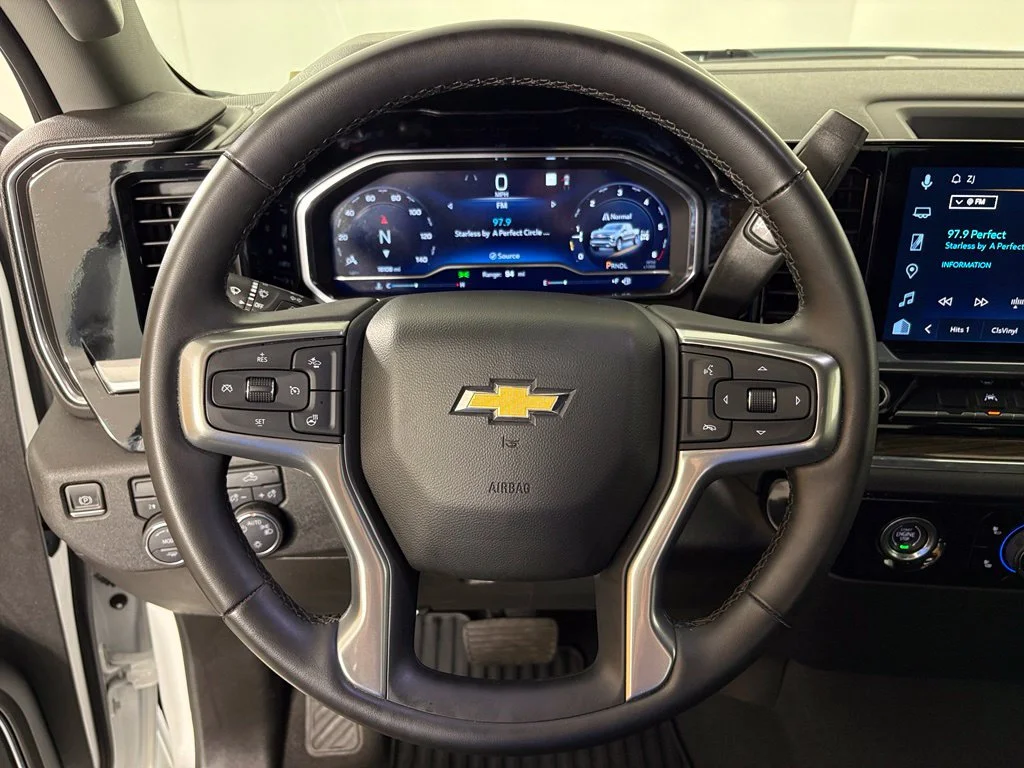 Used 2023 White Chevrolet LT image 19