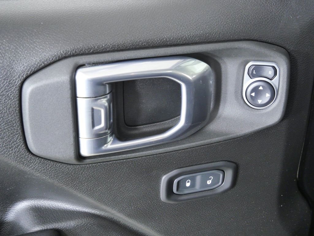 Used 2021 Black Jeep Willys image 32