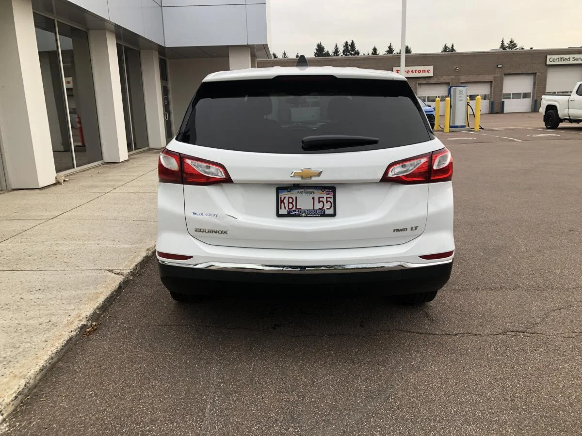 Used 2019 White Chevrolet AWD 4dr LT w/1LT image 7