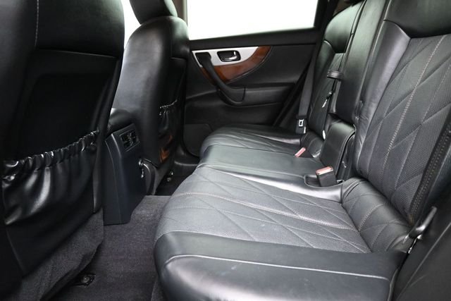 Used 2016 Black INFINITI Base image 15