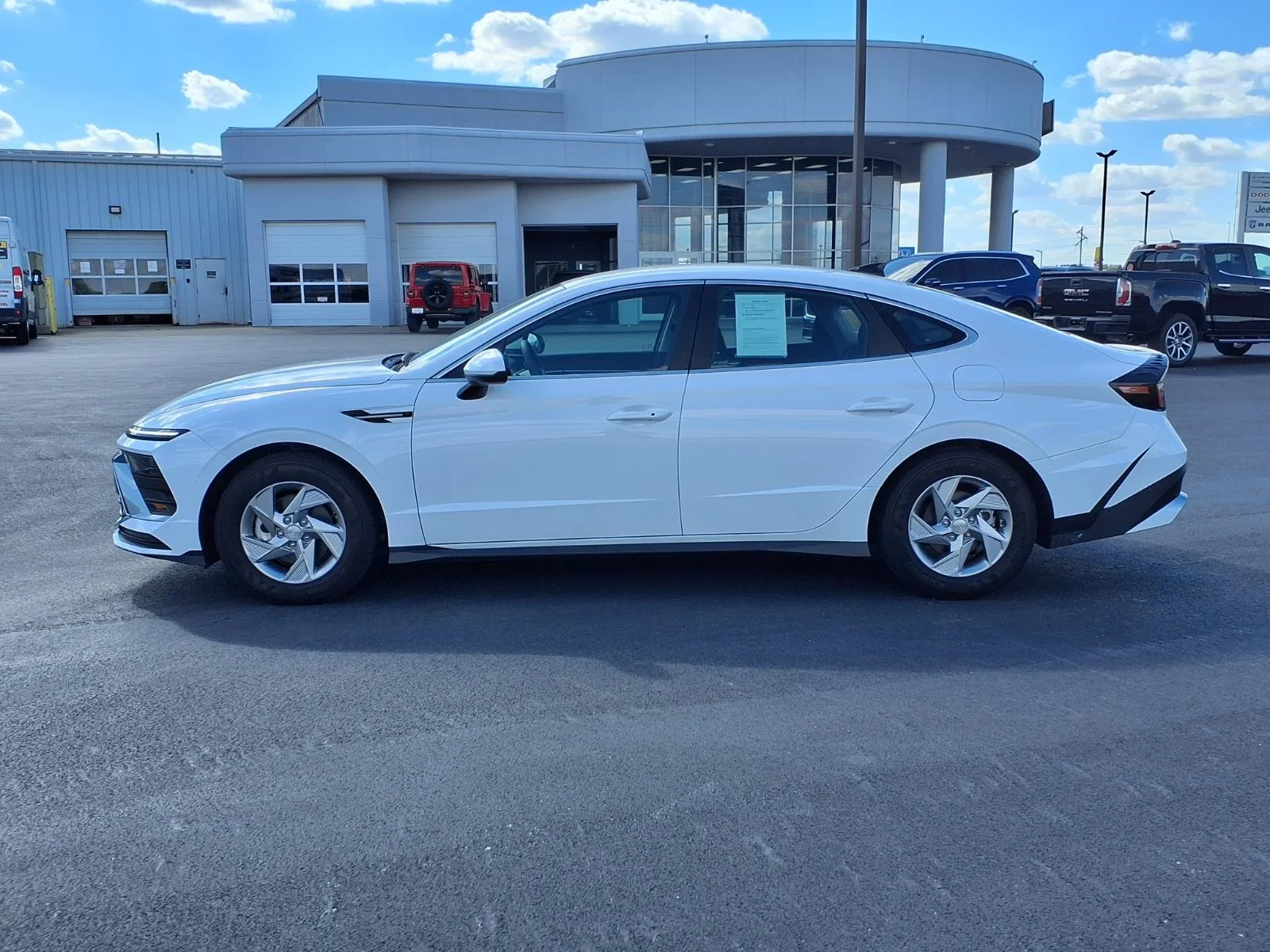 Certified Used 2025 White Hyundai SE image 18