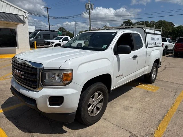 Used 2017 White GMC  image 2
