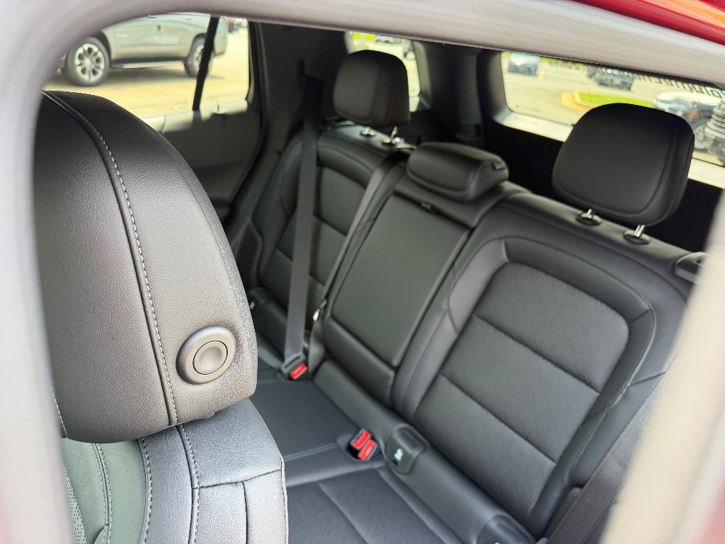 2027 Chevrolet Equinox LT - Photo 38