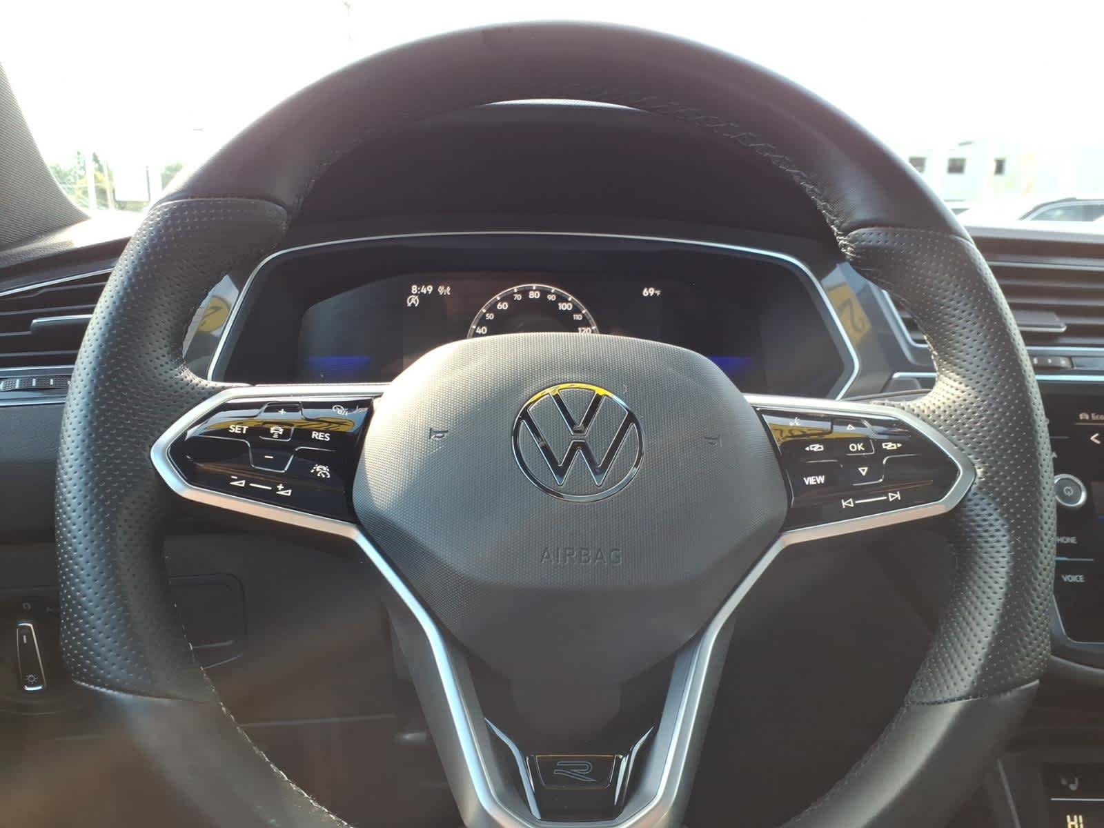 Certified Used 2023 Platinum Gray Metallic Volkswagen SE R-Line Black image 24