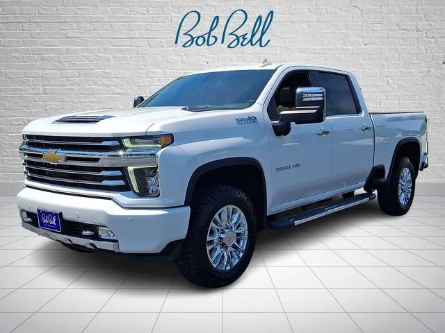 Used 2023 Iridescent Pearl Tricoat Chevrolet High Country image 3