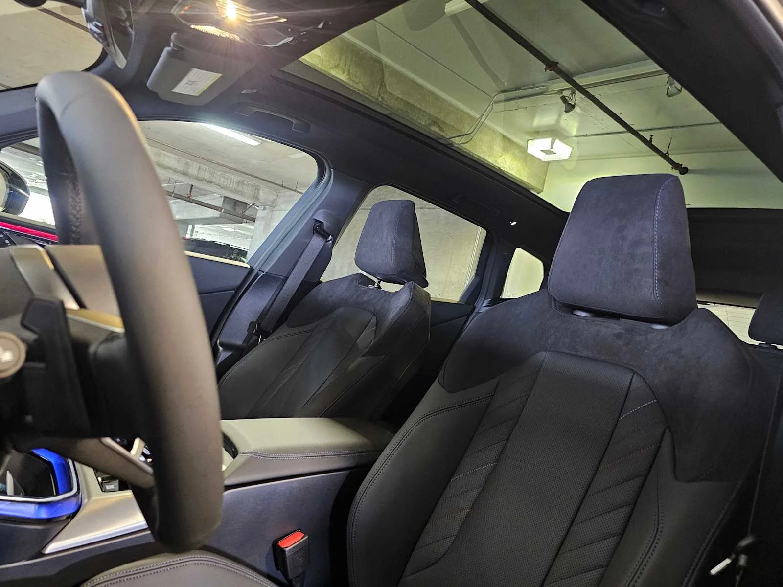 New 2026 Black Sapphire Metallic BMW 30 xDrive image 31