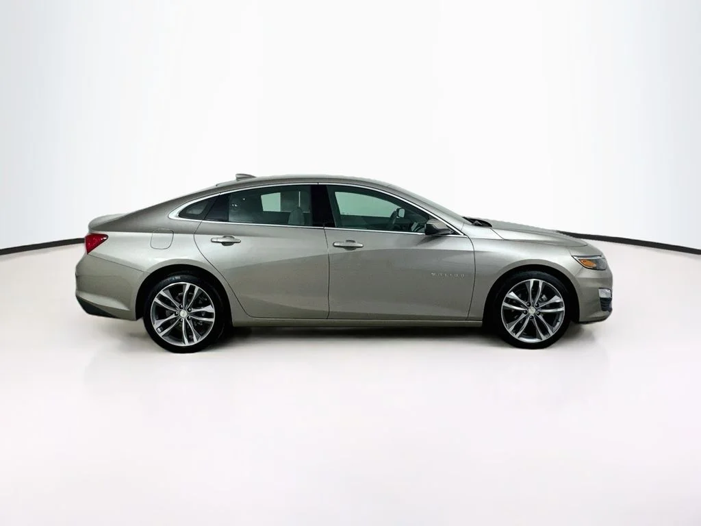 Used 2025 Gray Chevrolet LT image 8
