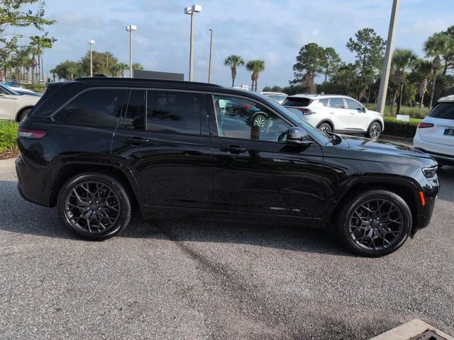 Used 2026 Black Jeep Summit image 3