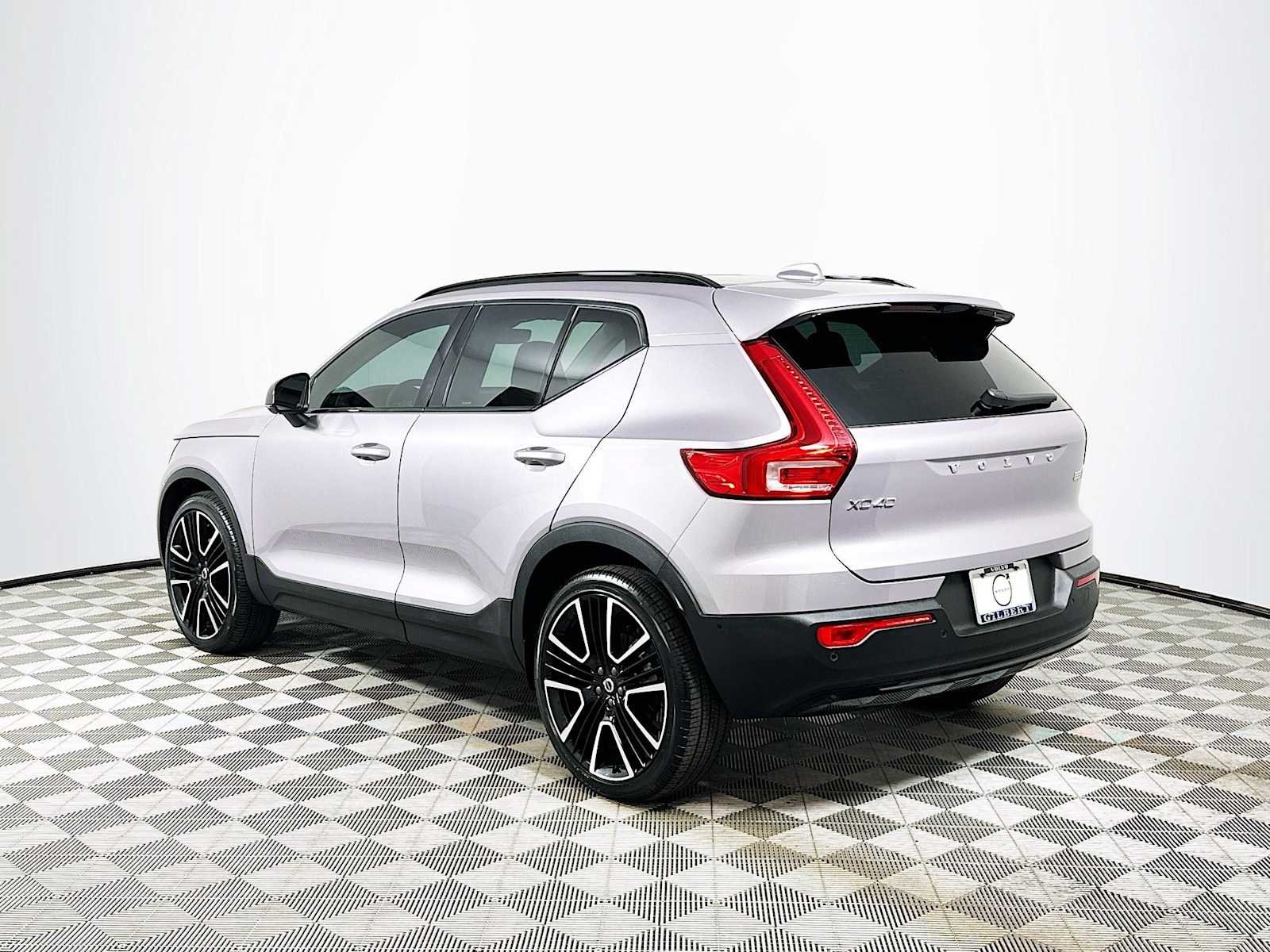Used 2026 Aurora Silver Volvo Ultra image 5