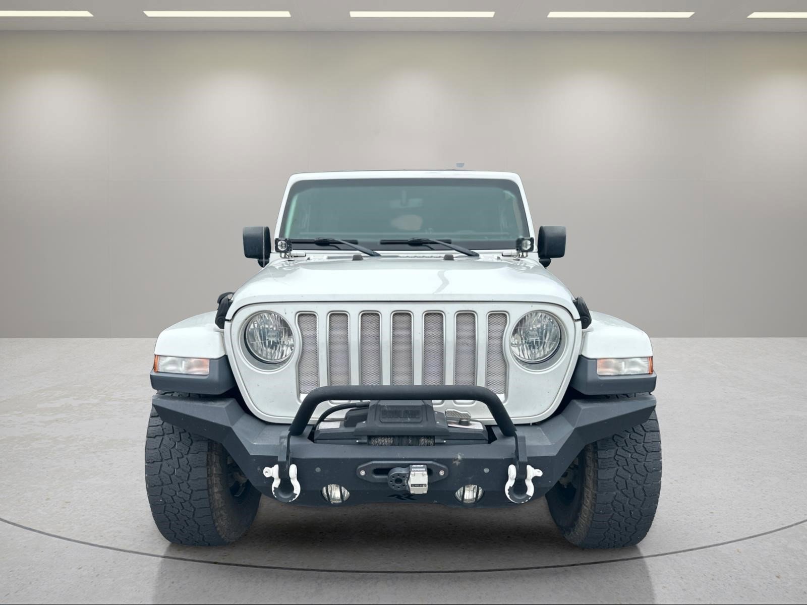 Used 2019 Bright White Clearcoat Jeep Sahara image 6