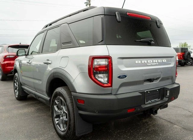 Used 2021 Silver Ford Badlands image 8