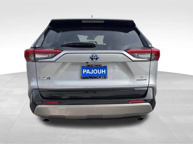 Used 2022 Silver Toyota SE image 4