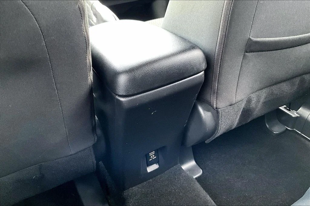 Used 2024 Black Mitsubishi LE image 33
