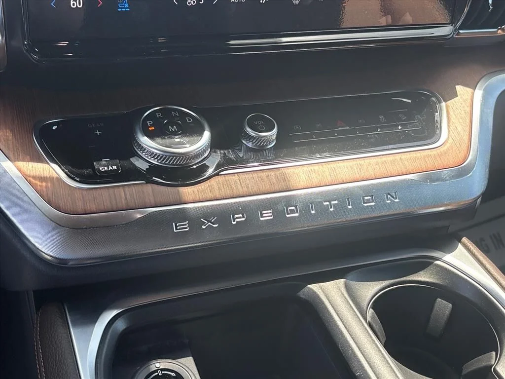 New 2026 Star White Metallic Tri-Coat Ford King Ranch® image 34