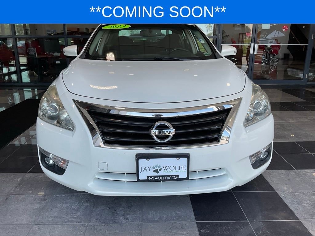Used 2013 Nissan Altima Sedan SV with VIN 1N4AL3AP8DN563823 for sale in Kansas City