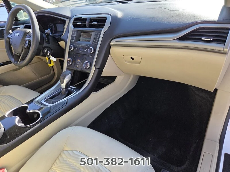 Used 2016 Oxford White FORD 4DR SDN SE FWD image 17