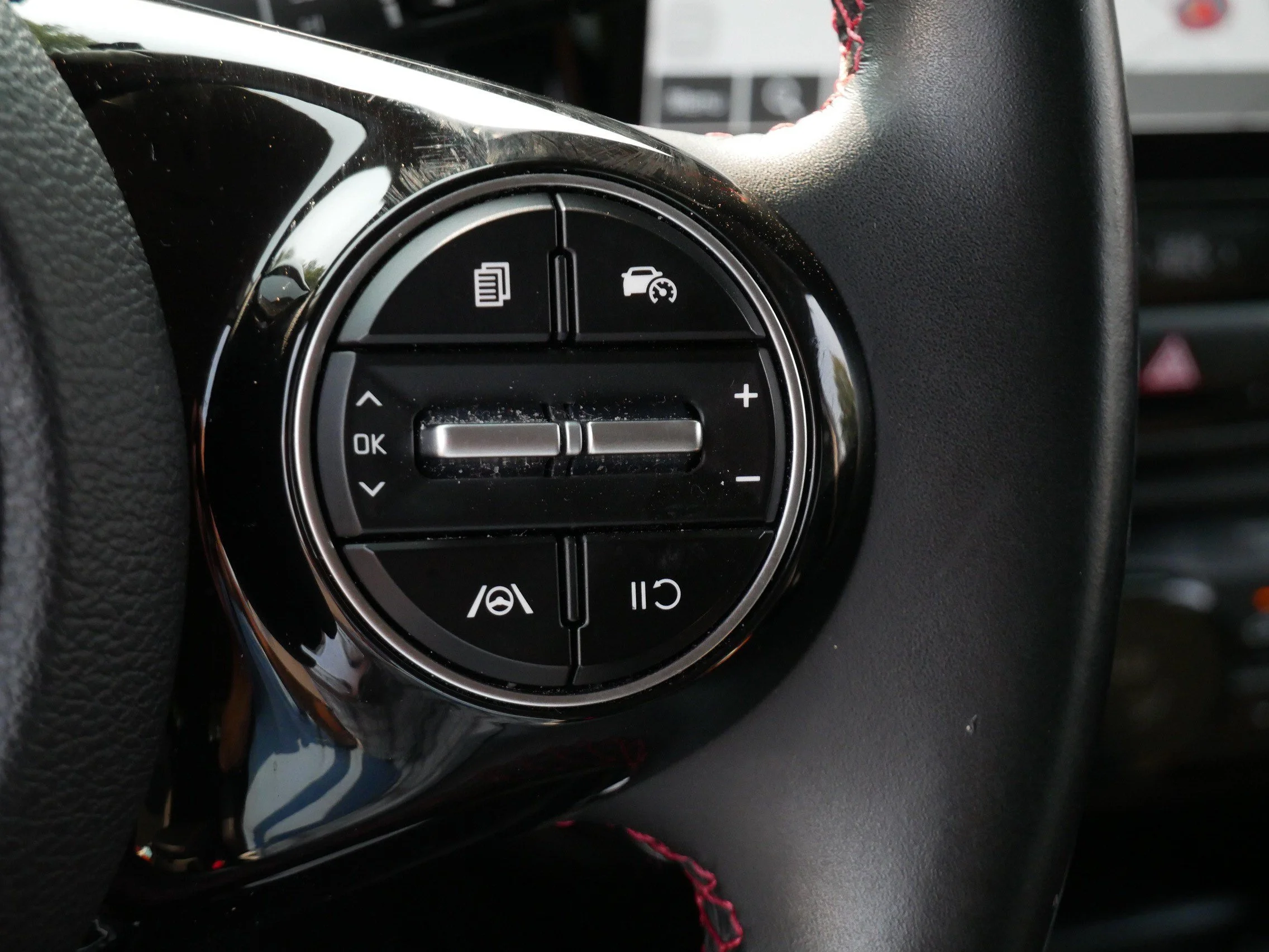Used 2023 Gravity Gray Kia GT-Line image 24