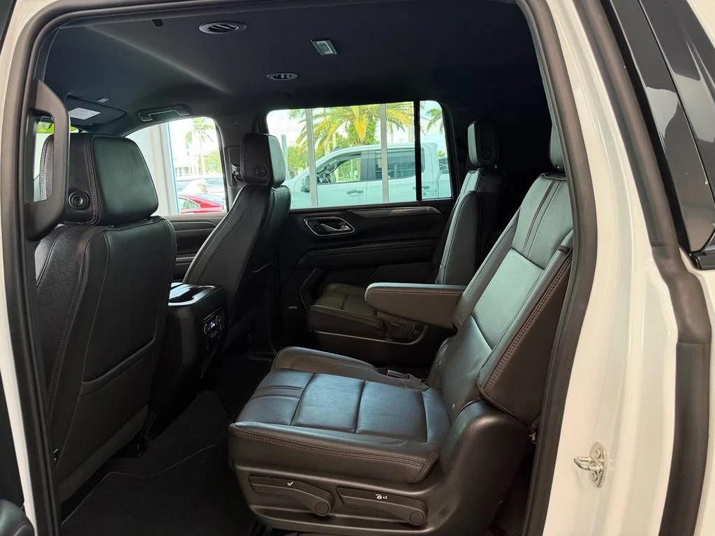 Used 2023 SUMMIT WHITE Chevrolet RST image 13