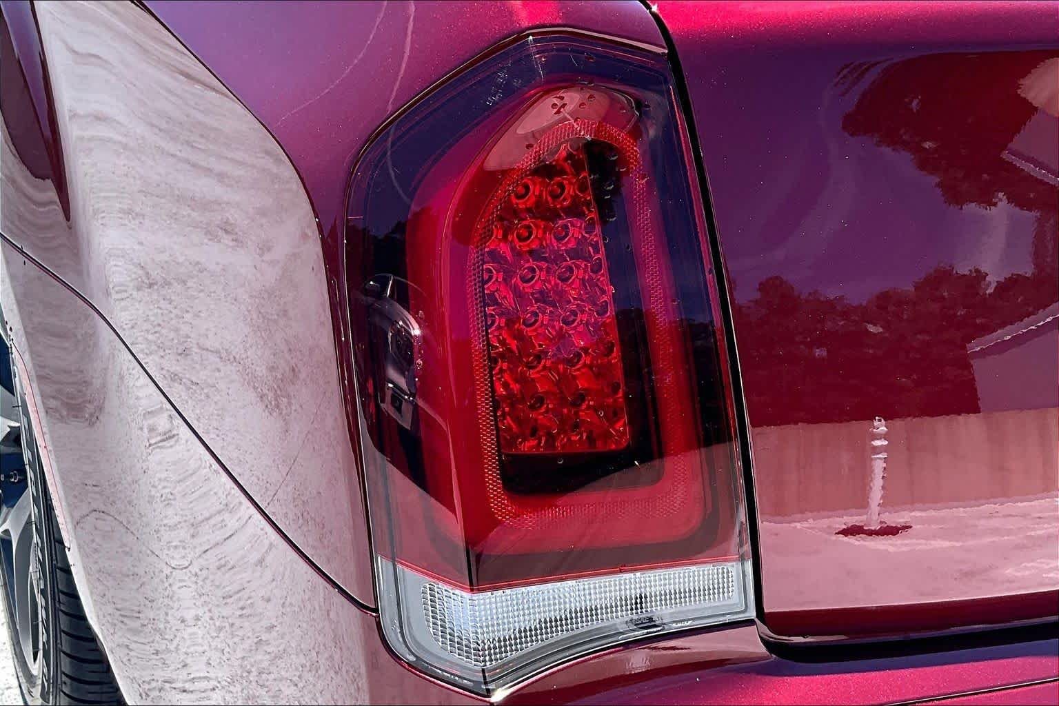 Used 2023 Velvet Red Pearlcoat Chrysler Touring L image 28