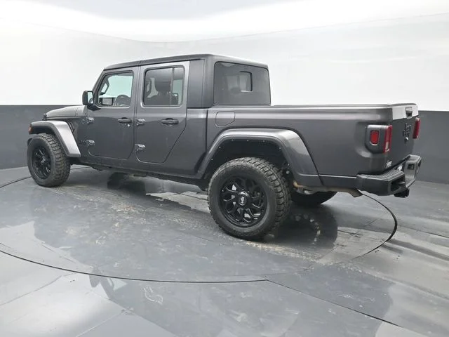 Used 2022 Gray Jeep Sport image 3
