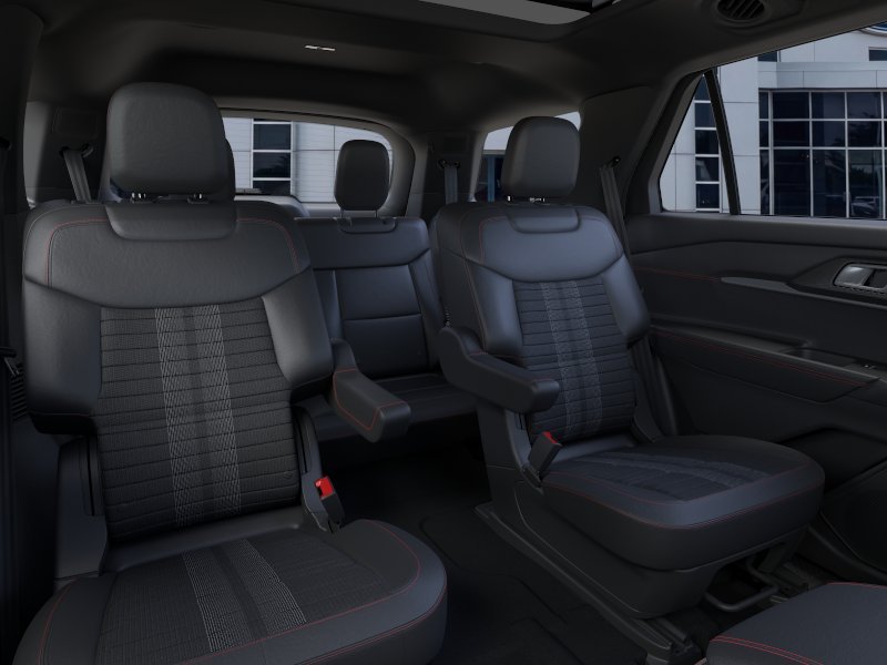 New 2026 Star White Metallic Tri-Coat Ford ST-Line image 24