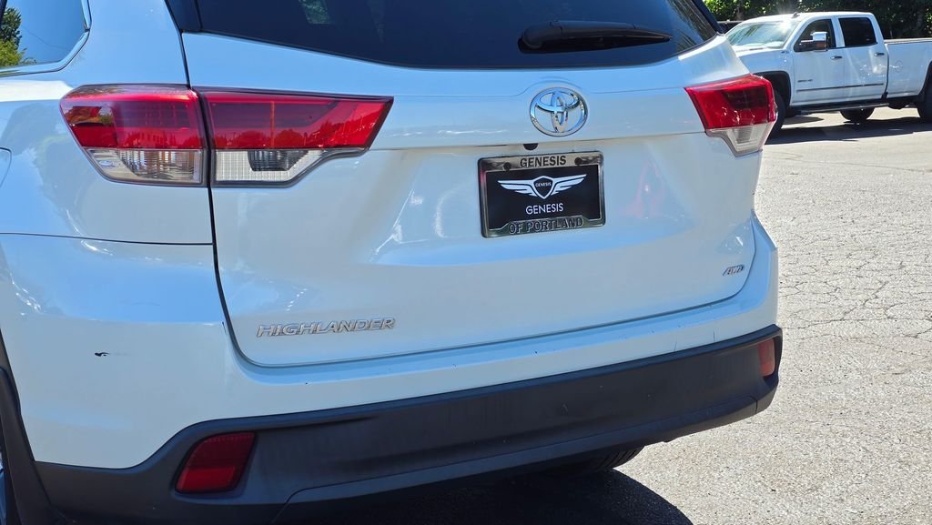 Used 2019 Blizzard Pearl Toyota LE image 13