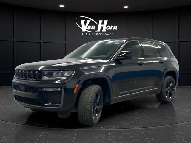 New 2026 Diamond Black Crystal Pearl-Coat Exterior Paint Jeep Limited image 3