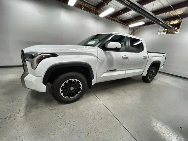 2024 Toyota Tundra SR5 - Photo 5