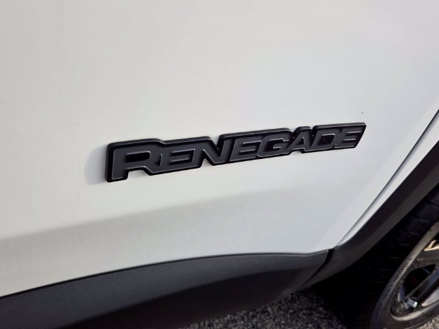Used 2023 White Jeep Altitude image 17