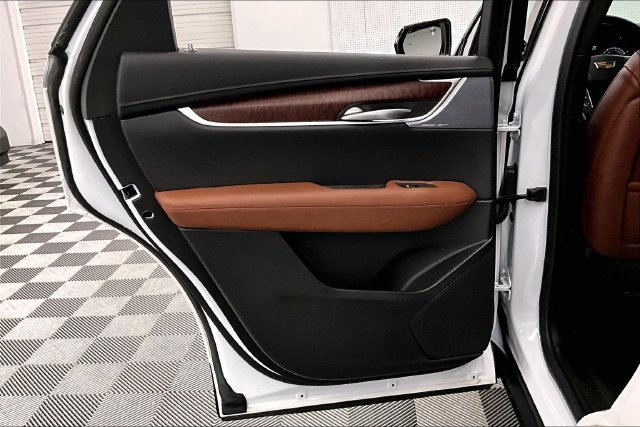 Used 2025 Crystal White Tricoat Cadillac Sport image 23