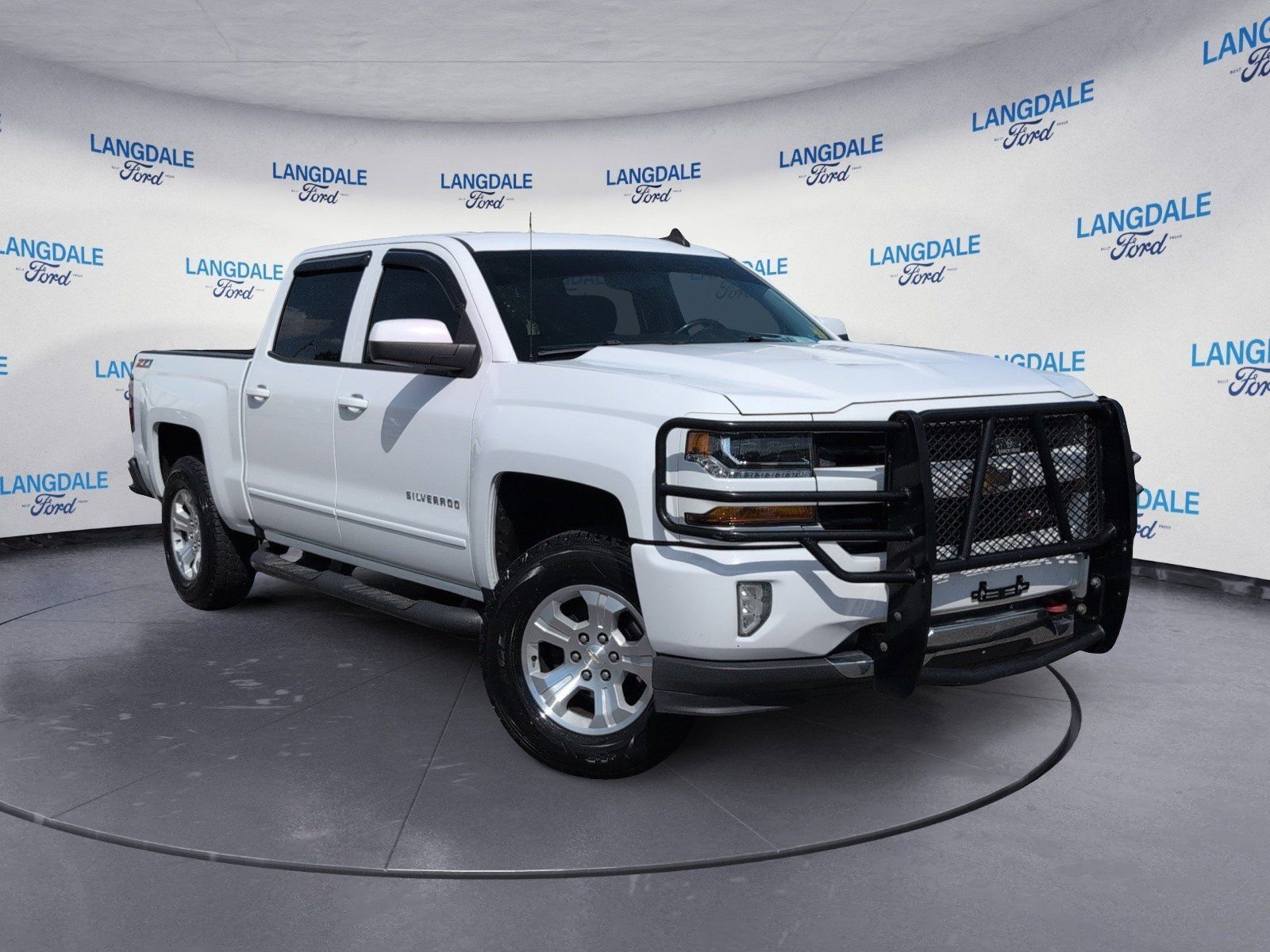Used 2017 Summit White Chevrolet LT image 2