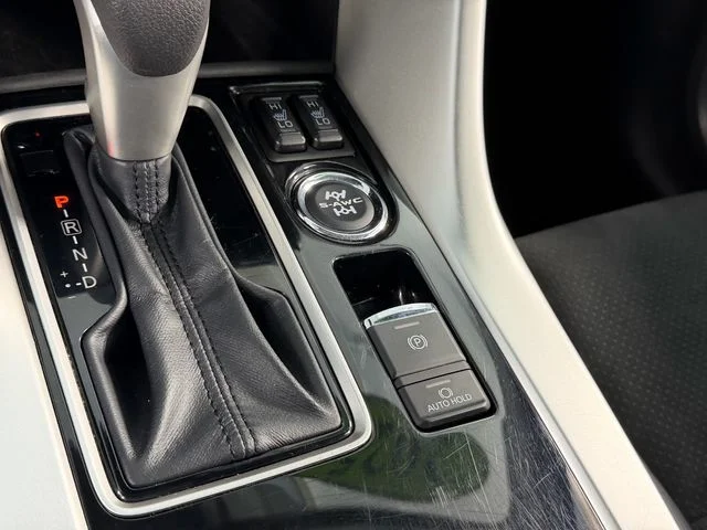 Used 2025 Silver Mitsubishi SE image 23