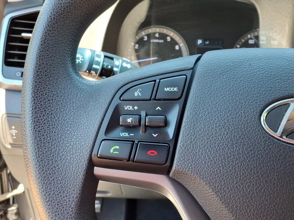 Used 2017 Gray Hyundai SE image 12