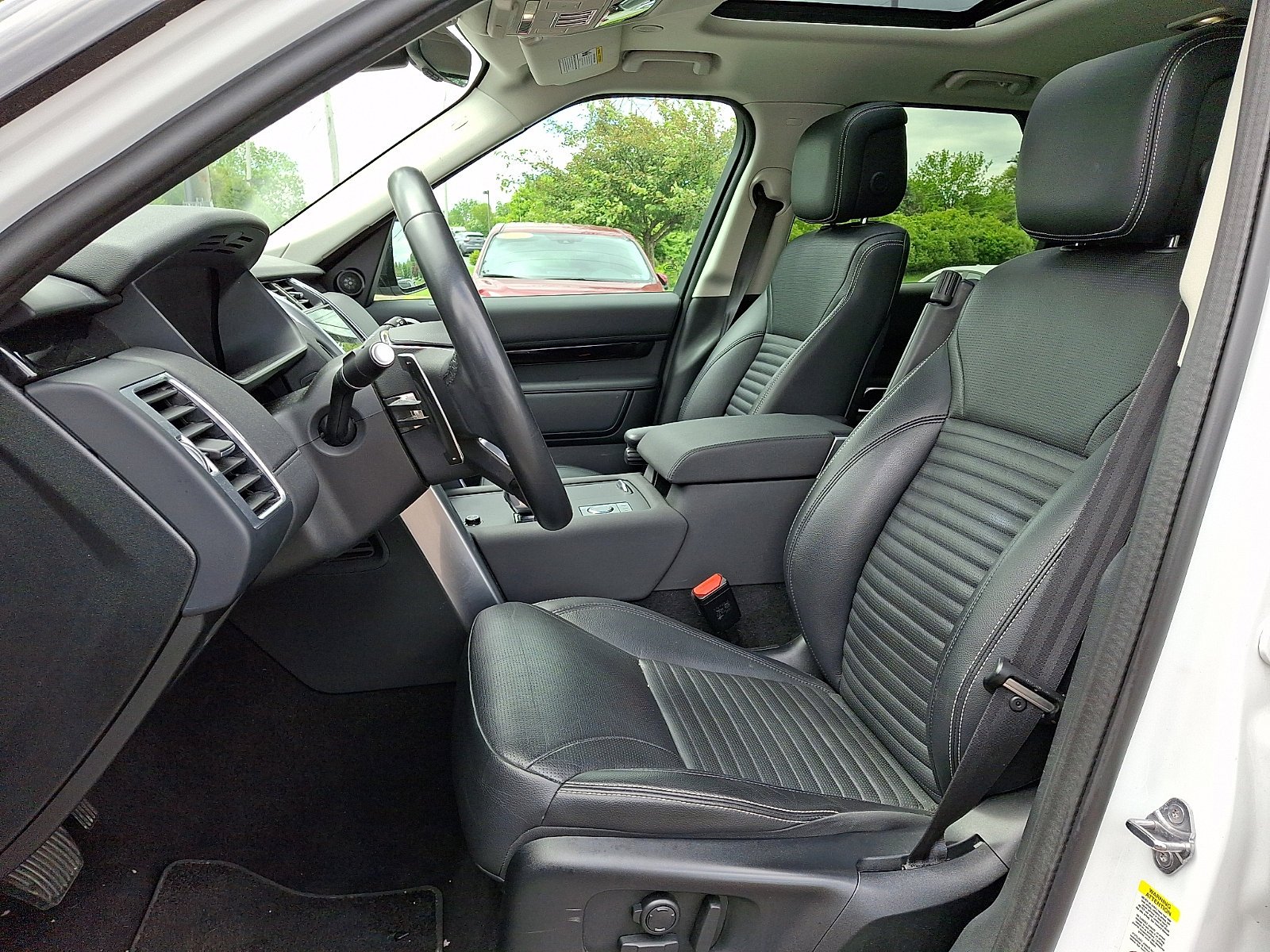 Used 2024 White Land Rover S image 14