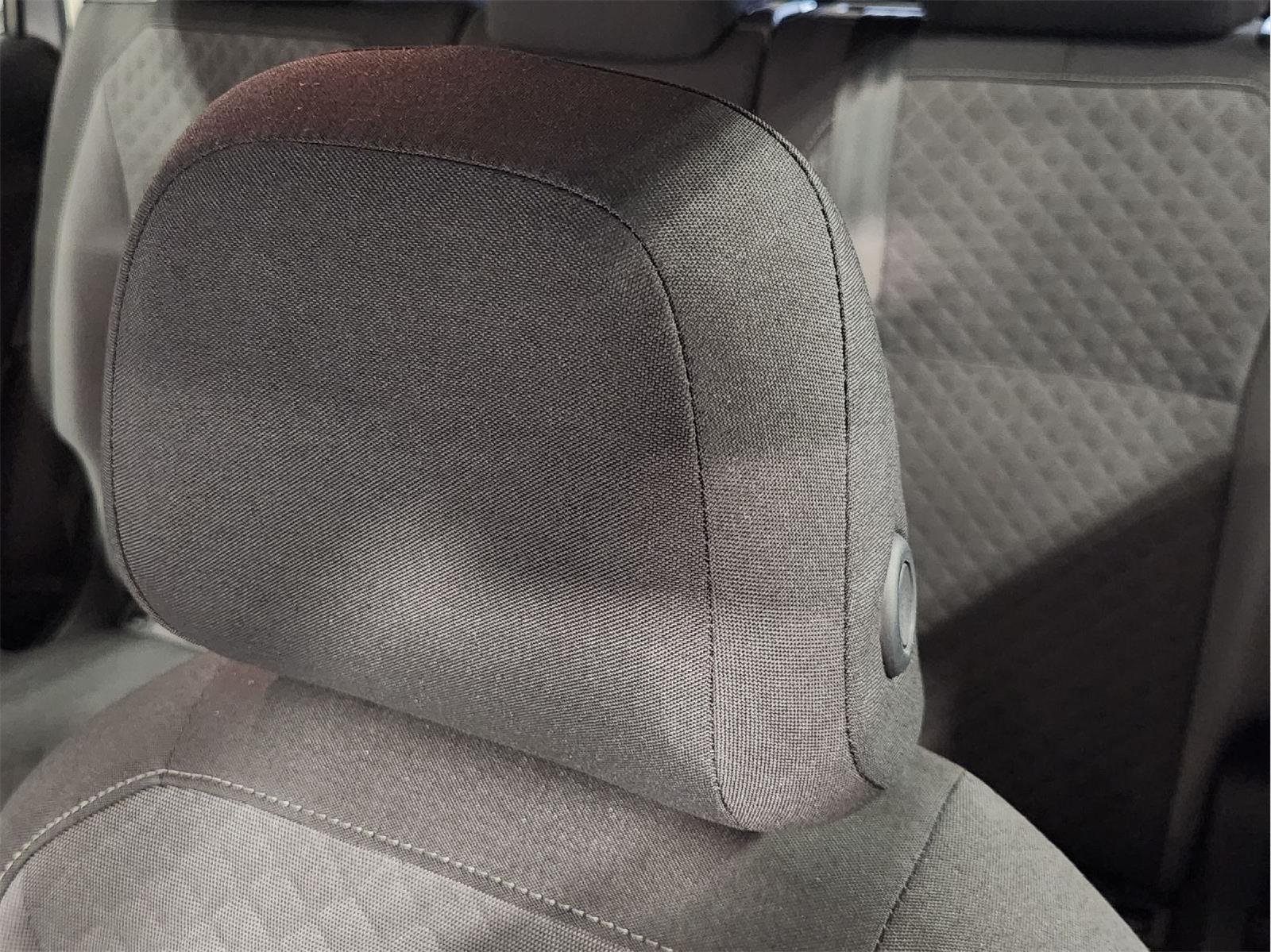2020 Volkswagen Tiguan photo 14 of 32