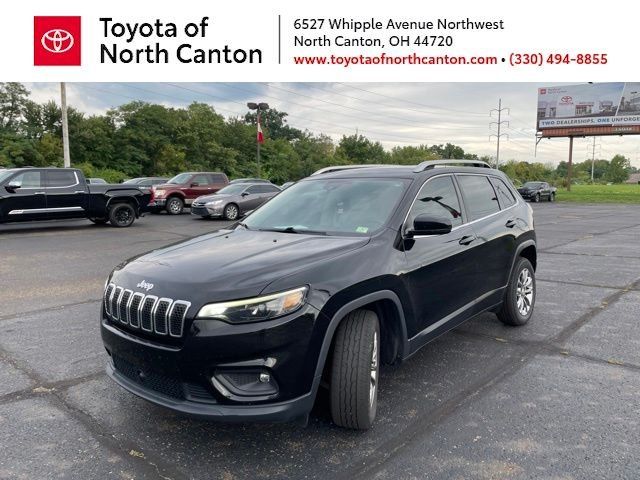 Used 2021 Black Jeep Latitude Lux image 1