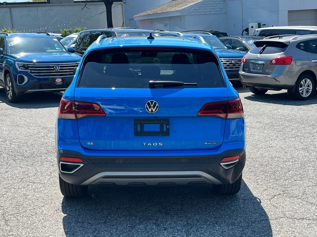 Used 2023 Blue Volkswagen 1.5T SE image 3