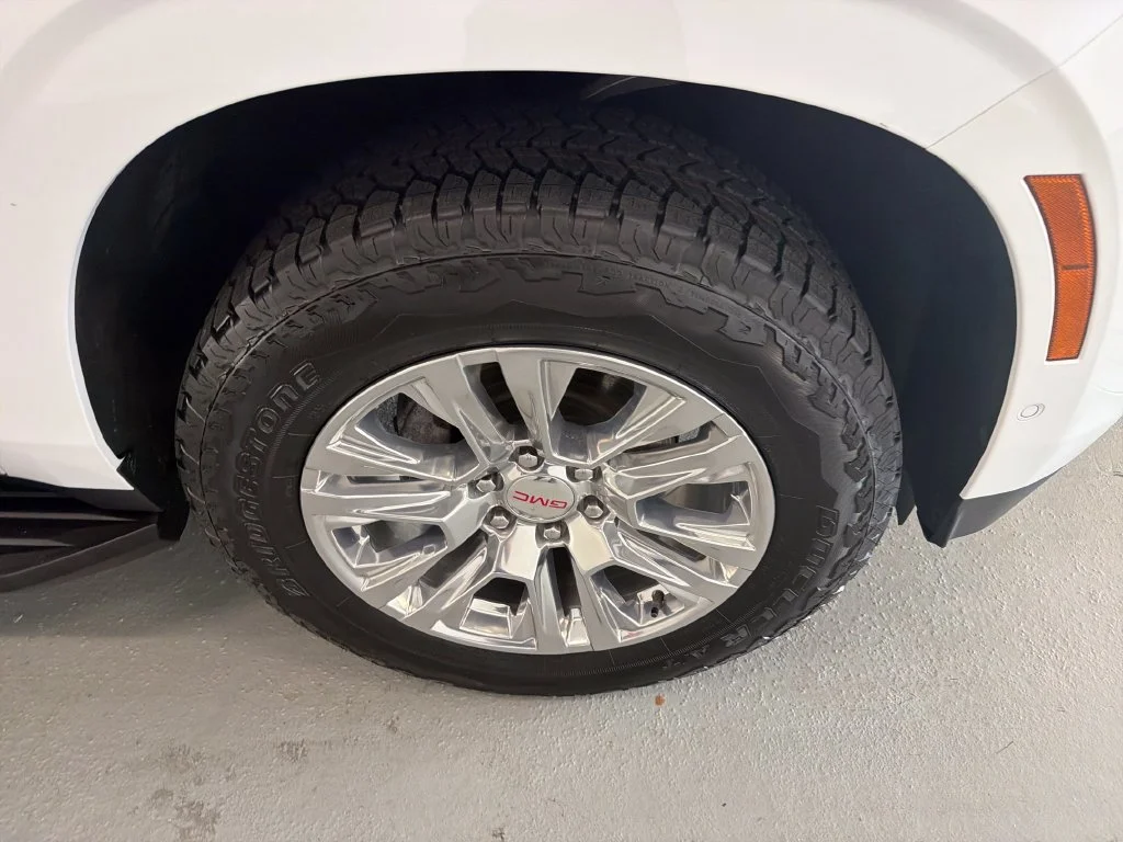 Used 2025 White GMC Denali image 4