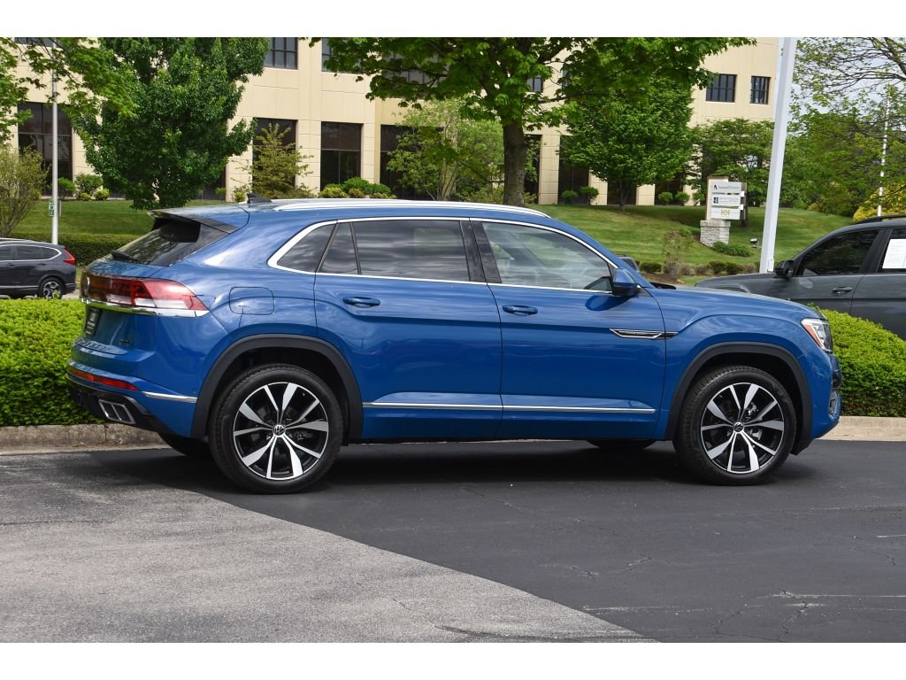 Used 2025 Blue Volkswagen 2.0T SEL Premium R-Line image 3