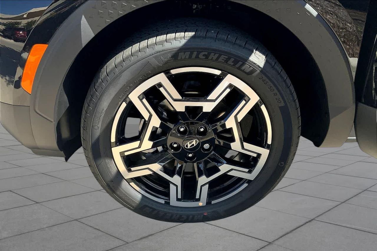 2026 Hyundai Santa Cruz Limited - Photo 11
