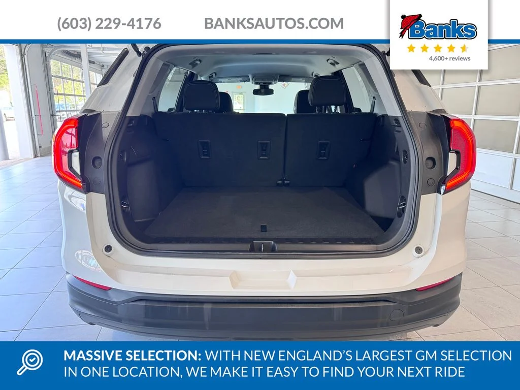 Used 2022 White GMC SLE image 7